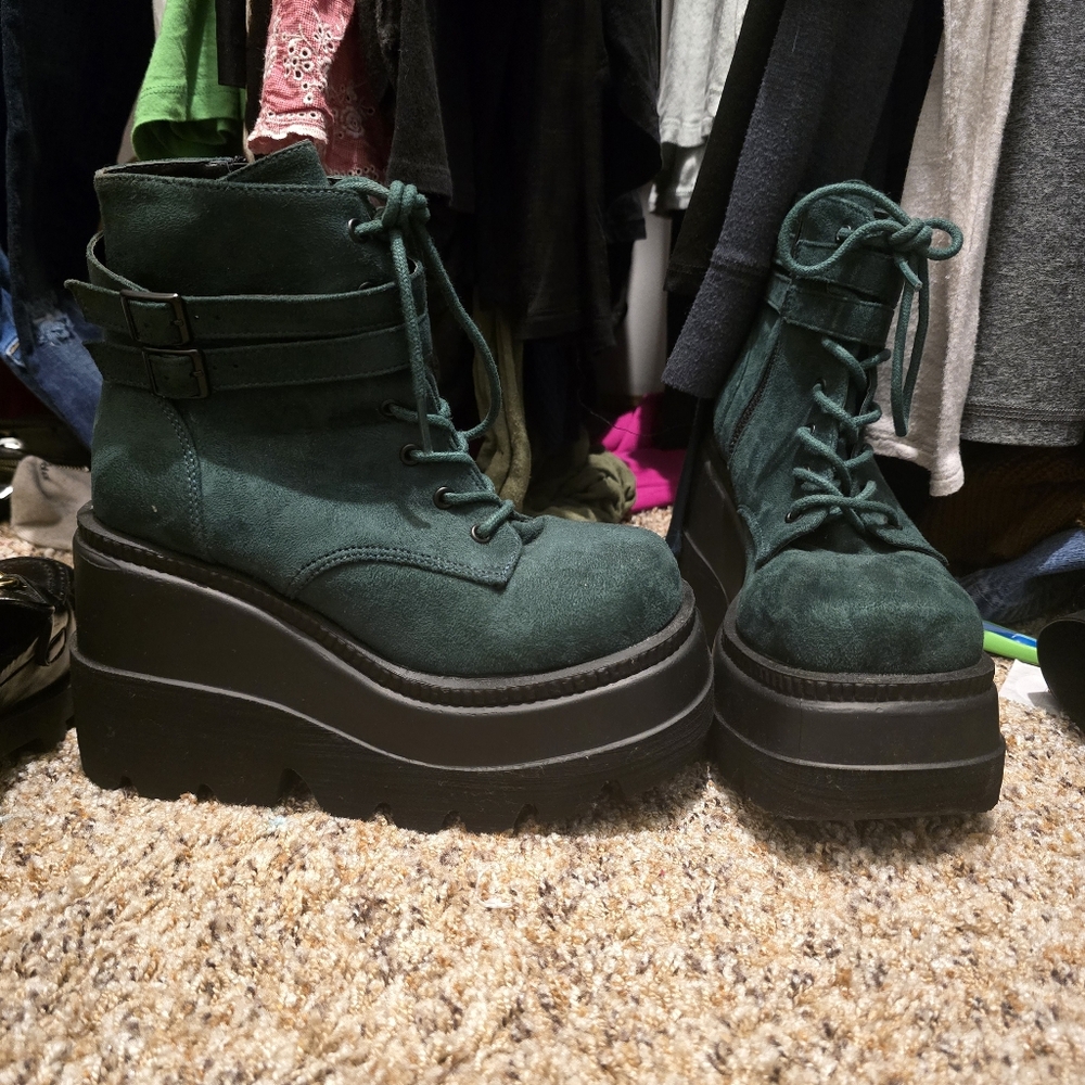 Demonia Shaker forrest Green